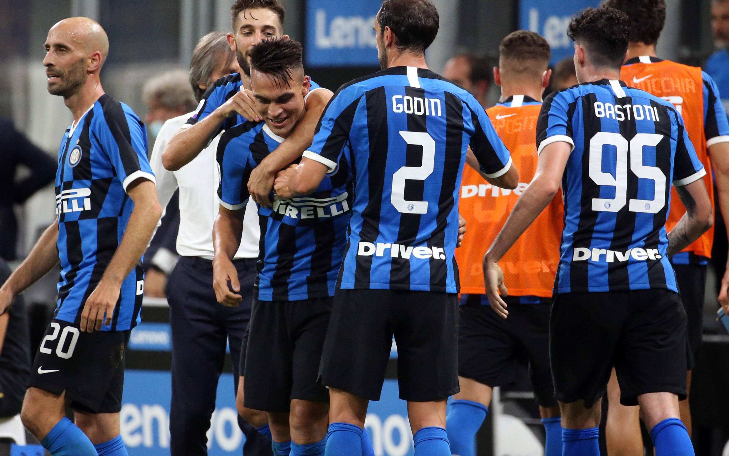 米切尔半场投篮12中7，三分5中3得到22分1板1助1断