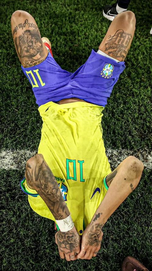 福克斯：哈珀和卡斯尔非常无私，我们还有更大的目标要去实现（福克斯称赞哈珀与卡斯尔的无私：我们瞄准更高目标）